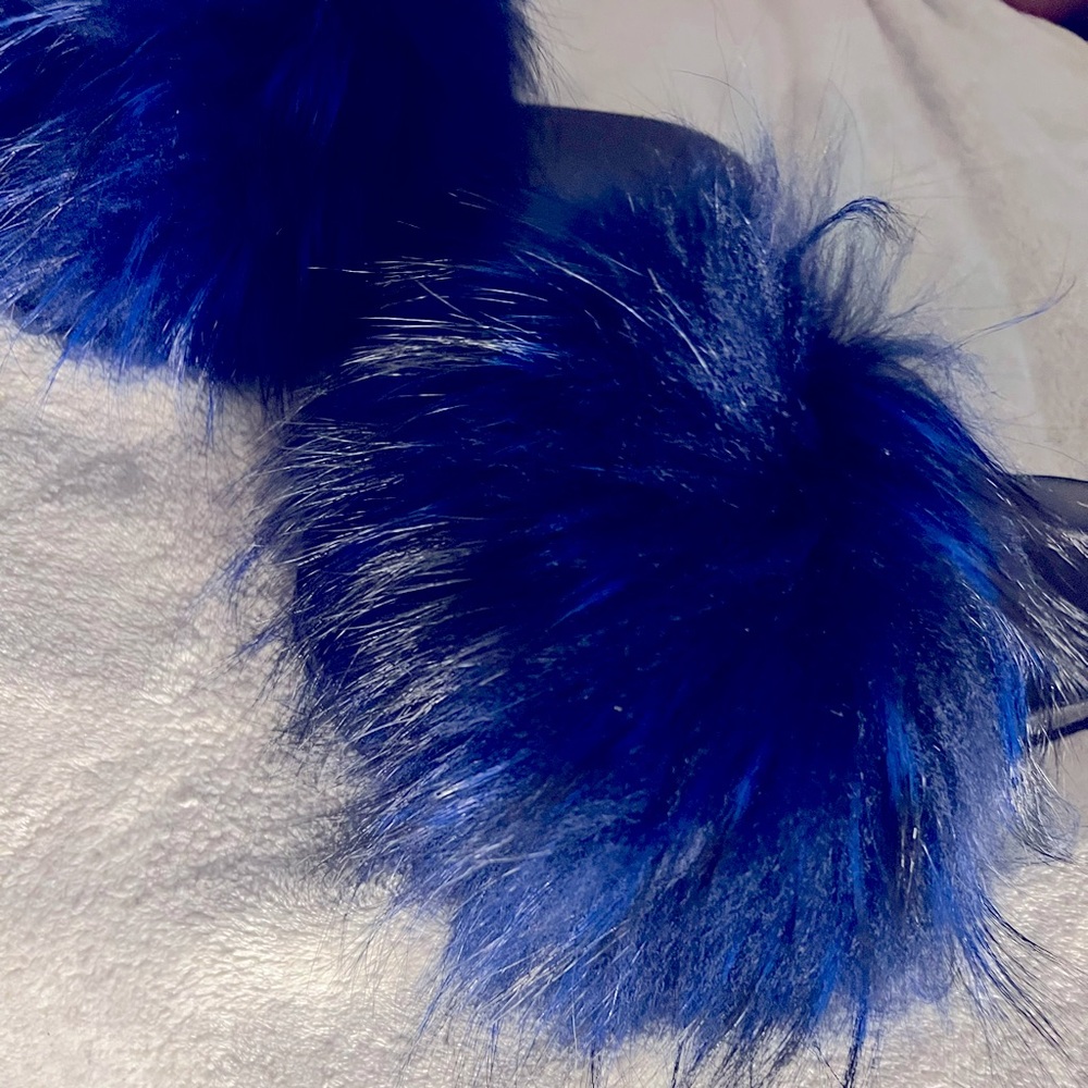 Furry slippers/ Sandals